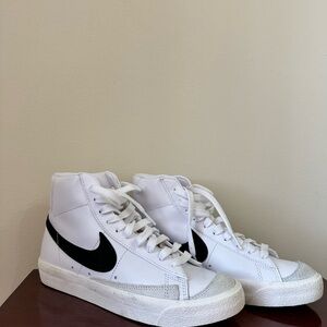 Nike White and Black High-Tops